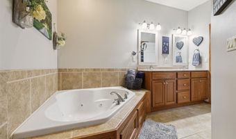 4103 NE Briarwood Dr, Ankeny, IA 50021