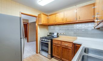 684 Sherwood Dr, Aurora, OH 44202