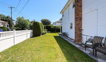 49 Lee Ave, Albertson, NY 11507