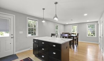 4 Thom Ave, Bourne, MA 02532