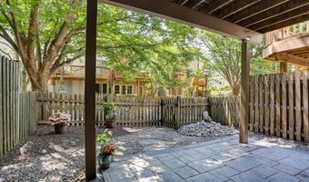 6152 WELLINGTON COMMONS Dr, Alexandria, VA 22310