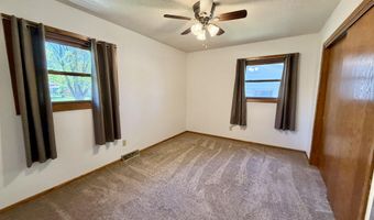 1808 SE 12th Ave, Aberdeen, SD 57401