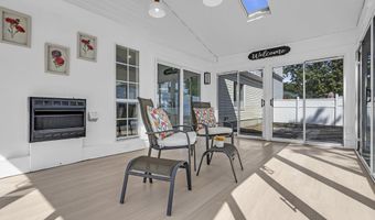 8 Mizzen Dr, Barnegat, NJ 08005