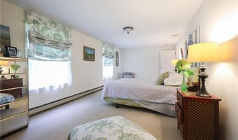 42 Hopkins Ave, Johnston, RI 02919