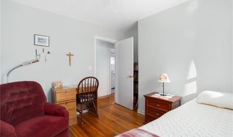 7 Restmere Ter, Middletown, RI 02842