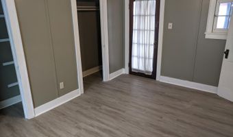 27 Trinity Pl, Amsterdam, NY 12010