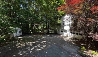 142 Pine Cir, Bennington, VT 05201
