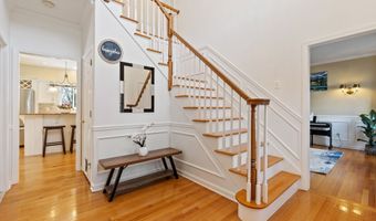 33 Roxbury Ct, Cheshire, CT 06410