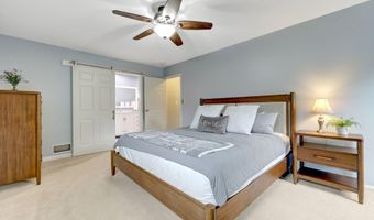 8104 BRIAR CREEK Dr, Annandale, VA 22003