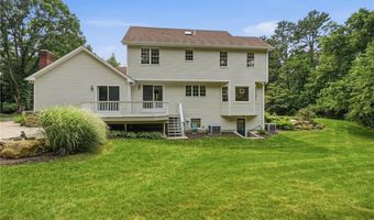 136 Holly Hills Ln, North Kingstown, RI 02874