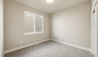 2301 Chan Dr, Adel, IA 50003