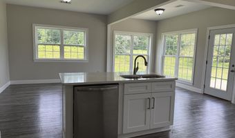 1002 Robins Ln, Blue Springs, MS 38826