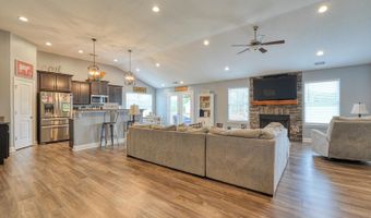 221 Little Man Dr, Boiling Springs, SC 29316