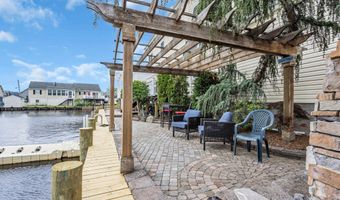 221 Magnolia Dr, Bayville, NJ 08721