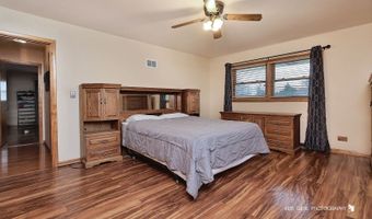 20 W371 Diversey Ave, Addison, IL 60101