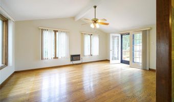 50 W Oak Hill Dr, Ballwin, MO 63021