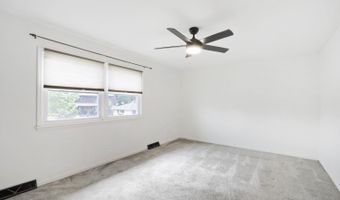 816 W Heritage Dr, Addison, IL 60101