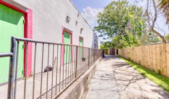 615 Howard Ave, Biloxi, MS 39530
