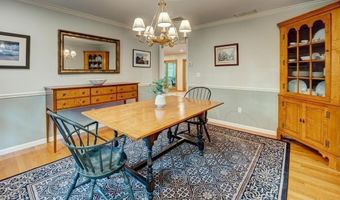 8 Maddy Ln, Acton, MA 01720