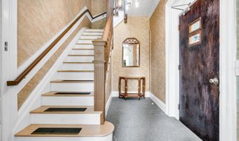 38 Prospect Pl, Bristol, CT 06010