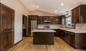 4825 Chainview Dr NW, Alexandria, MN 56308