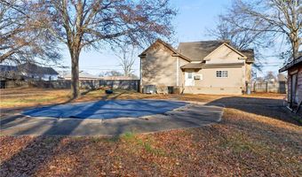 514 3rd St, Aliceville, AL 35442