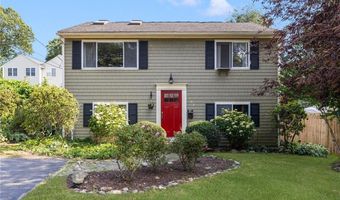 104 Conanicus Rd, Narragansett, RI 02882