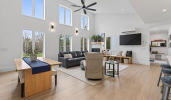 672 Danville Corner Rd, Auburn, ME 04210