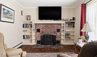 49 Gipp Rd, Albany, NY 12203