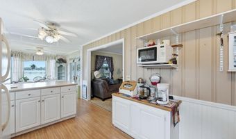 2948 E Skinner Lake N Dr, Albion, IN 46701