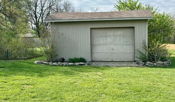 416 Brittany Ct, Aurora, MO 65605