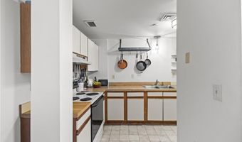 25 Water St 102, East Greenwich, RI 02818