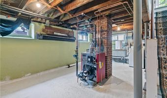 53 Admiral Kalbfus Rd, Newport, RI 02840