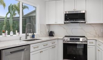 2819 Unicornio St, Carlsbad, CA 92009
