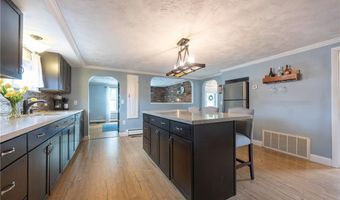 9 Pequot Ave, Cumberland, RI 02864