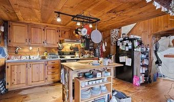 37 High St, Bradford, NH 03221