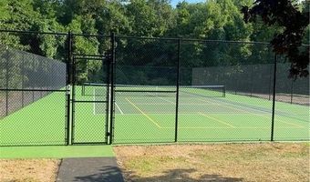 101 Legend Hill Rd 101, Madison, CT 06443