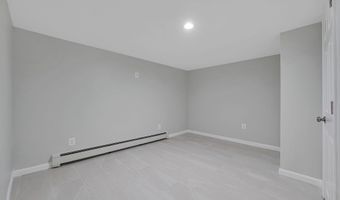 9 Holt St, Amityville, NY 11701