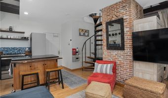 35 Pelham St Phe, Newport, RI 02840