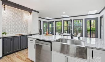 8 Indian Ridge Rd, Asheville, NC 28803
