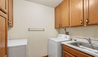 2051 Arbor Rdg, Brookings, SD 57006