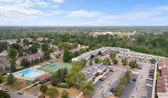 7 Southcreek Ct D, Amherst, NY 14051