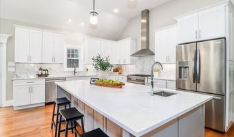 109 Codfish Hill Rd, Bethel, CT 06801