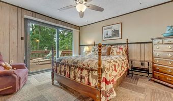 11 Carmen Gln, Albrightsville, PA 18210