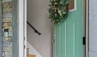 20 Summer St 2, Newport, RI 02840