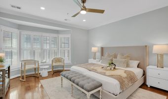 1818 POTOMAC GREENS Dr, Alexandria, VA 22314
