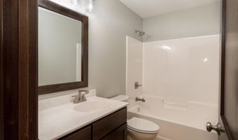 4825 Chainview Dr NW, Alexandria, MN 56308