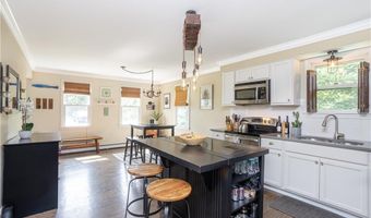 57 Warren Ave, Middletown, RI 02842