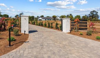 5120 Creek Oak Dr, Fallbrook, CA 92028