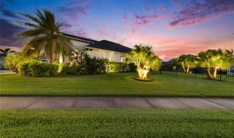 6927 CRESTPOINT Dr, Apollo Beach, FL 33572